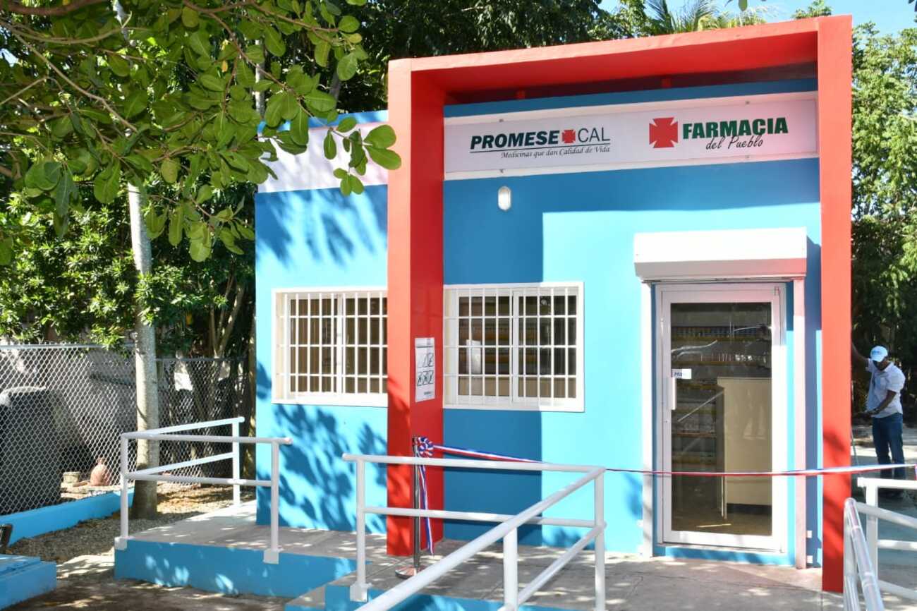 Gobierno inaugura dos Farmacias del Pueblo en Espaillat Presidencia